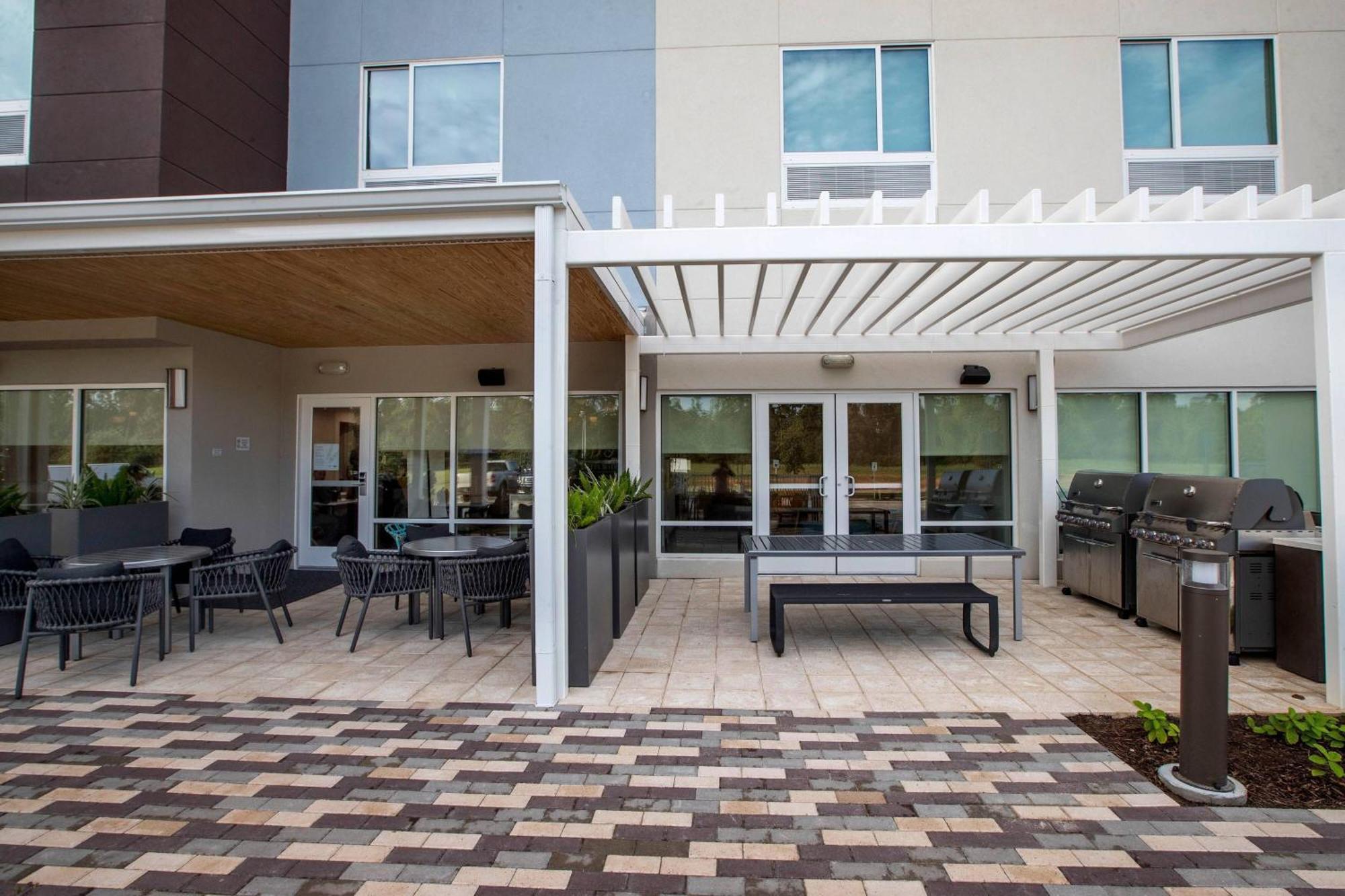 Towneplace Suites By Marriott Conroe Exterior photo